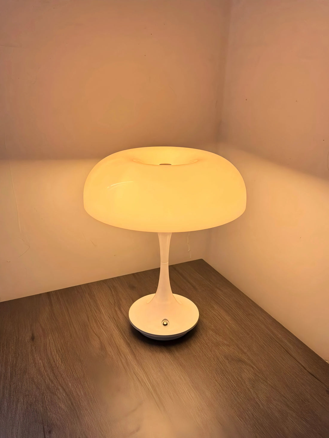 Retro Mushroom Touch Lamp | 3-Color LED Night Light – Rechargeable Cordless